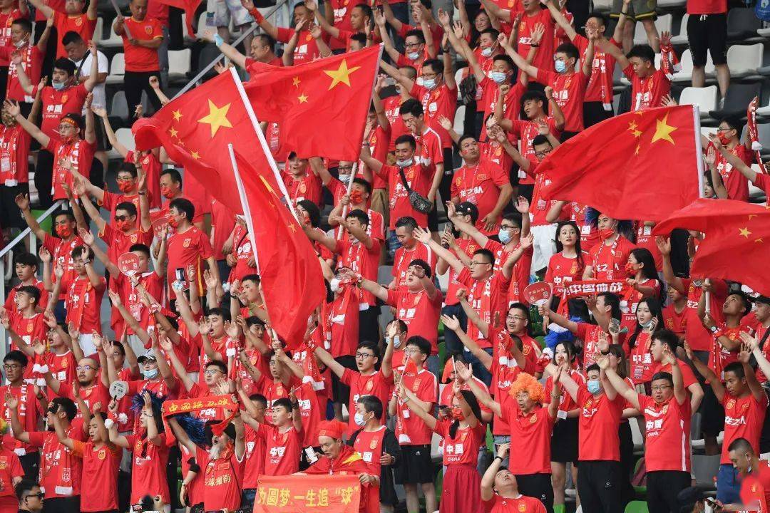 中国足球队在国际赛事中获胜推进